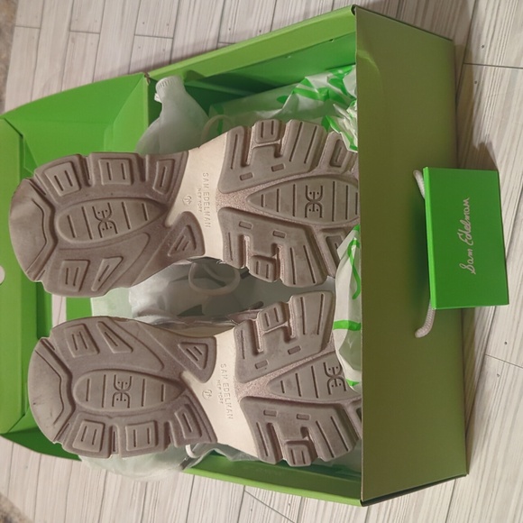 Sam Edelman Jewel Embellished Pyper Gym Sneaker Size 7.5 - Picture 8 of 10